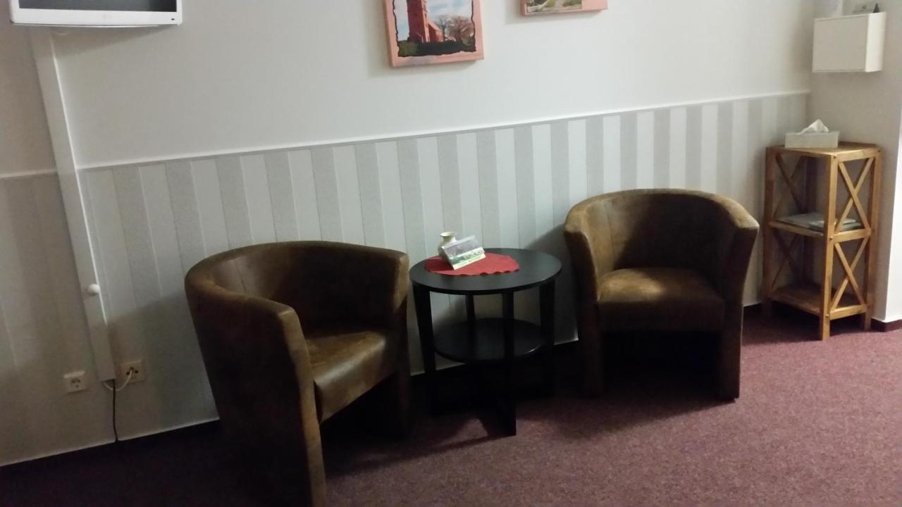 Pension Am Dorfanger Hohennauen Bagian luar foto